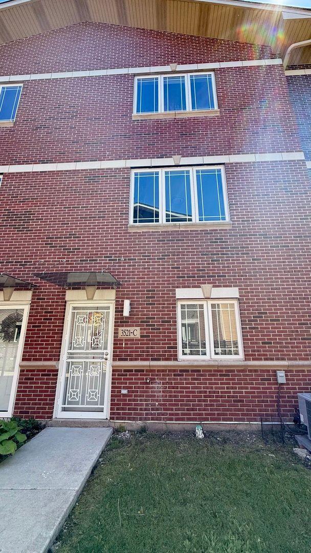 3521 Parnell Avenue, Chicago, IL 60609