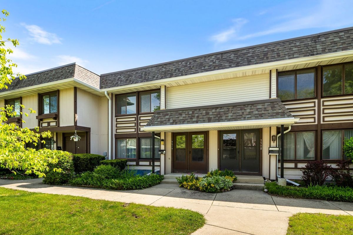5570 Court F, Hanover Park, IL 60133
