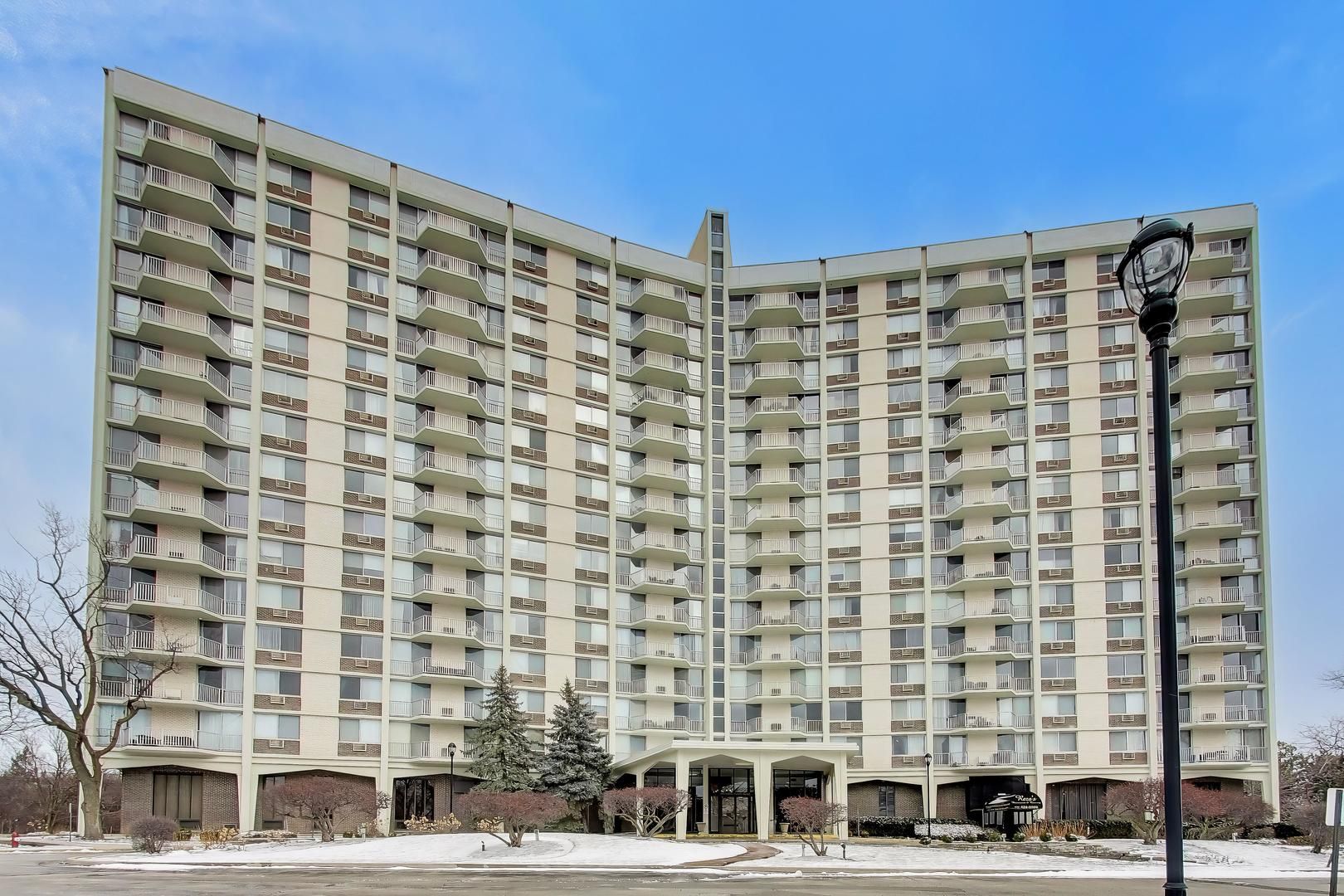 40 N Tower Road #16N — Oak Brook, IL 60523