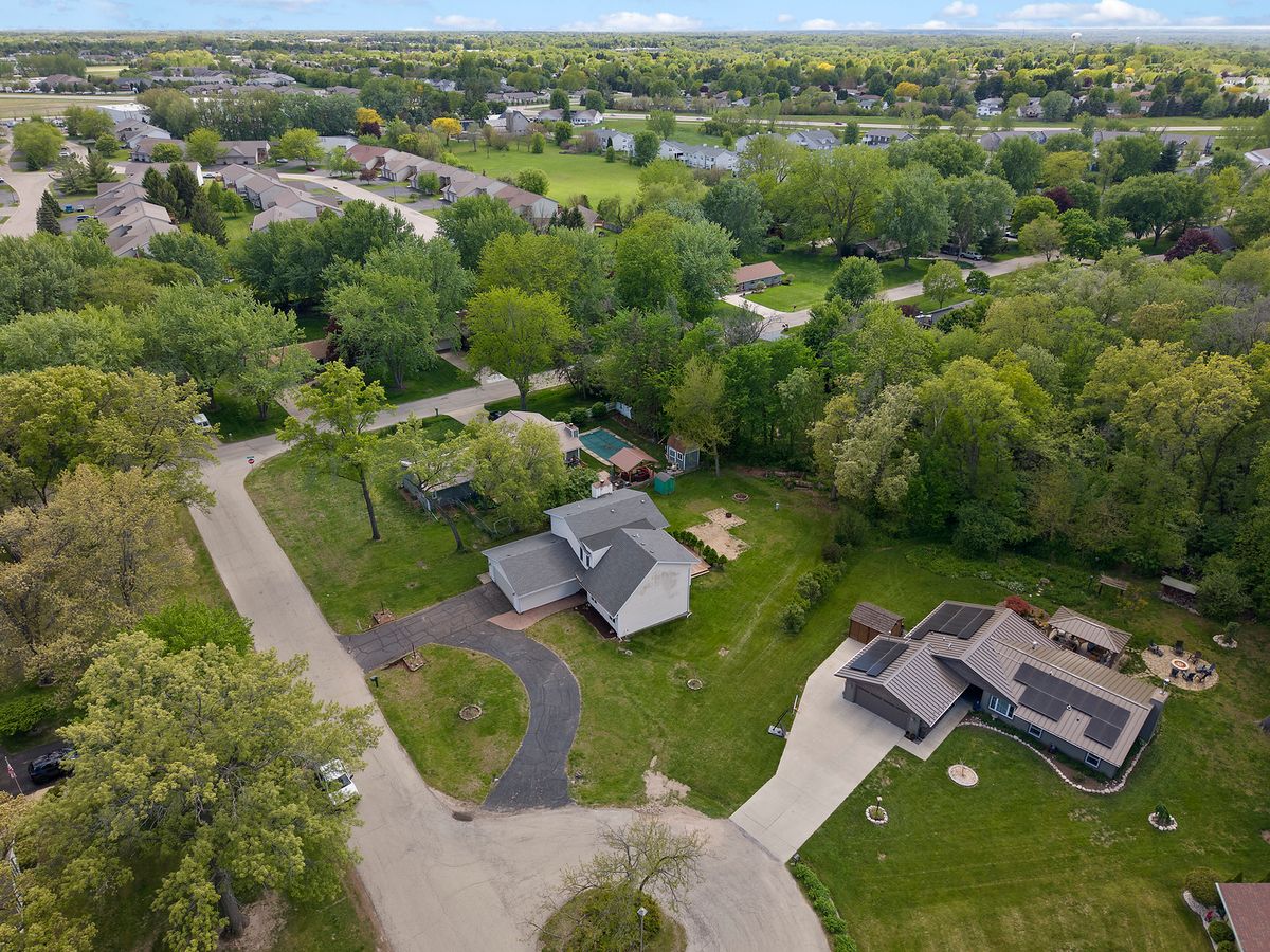 5044 Lanterne Court, Loves Park, IL 61111