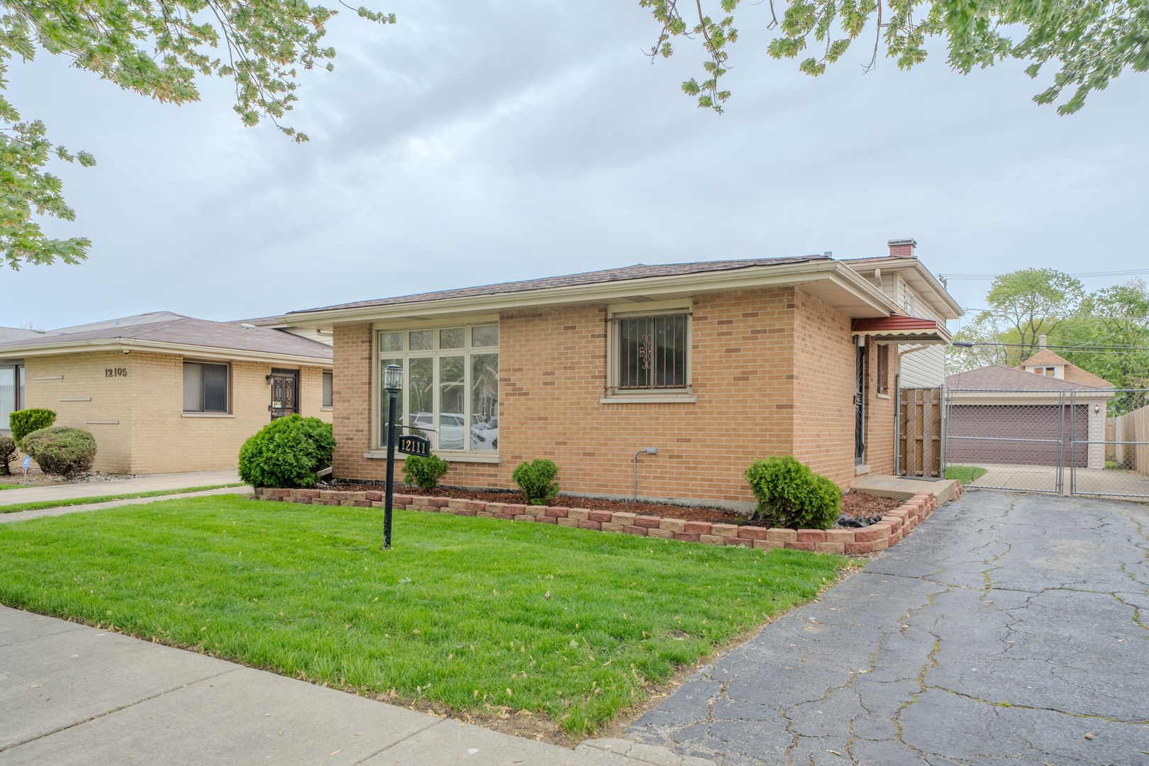 12111 S Justine Avenue — Chicago, IL 60643