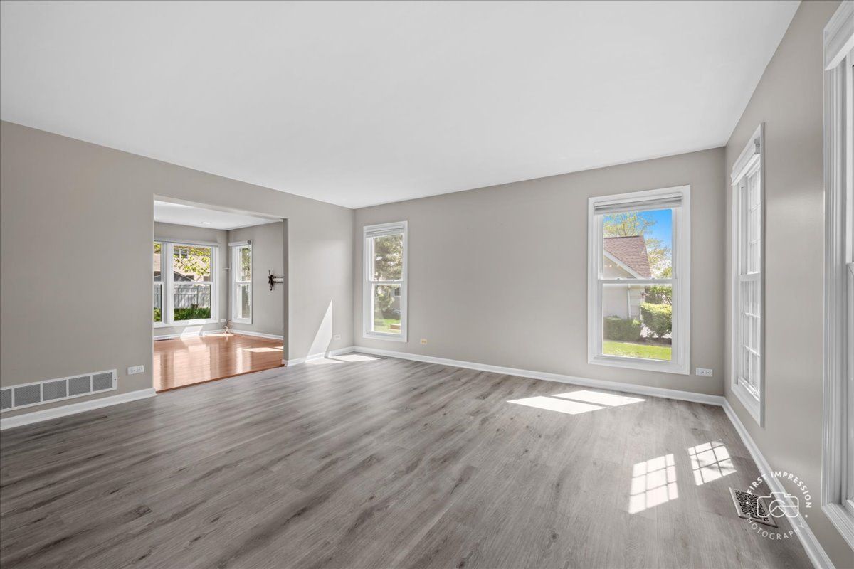 1600 Huntington N Drive, Algonquin, IL 60102