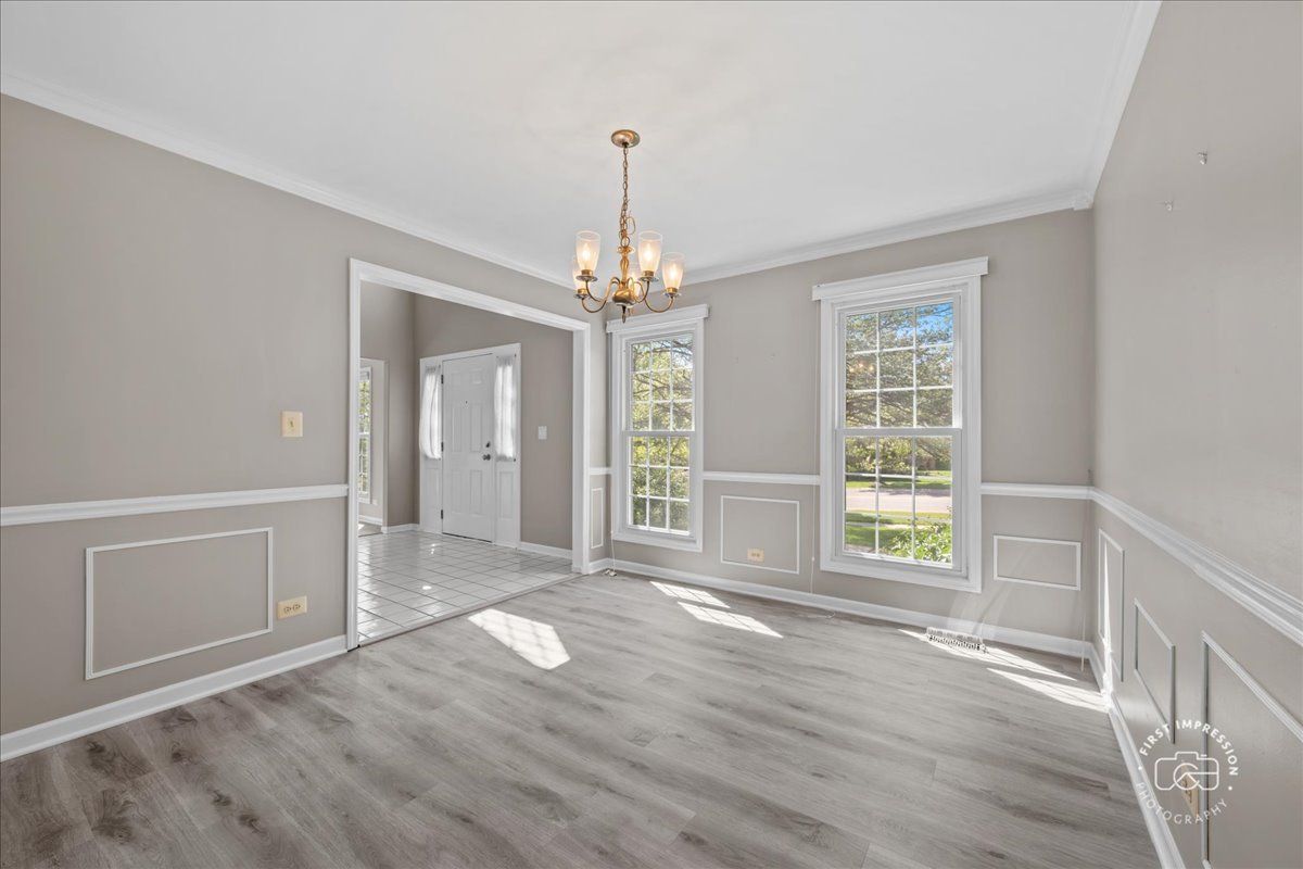 1600 Huntington N Drive, Algonquin, IL 60102