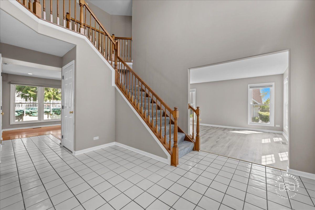 1600 Huntington N Drive, Algonquin, IL 60102