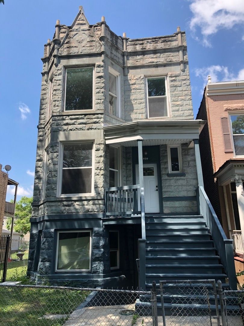 1920 S Spaulding Avenue #1 — Chicago, IL 60623