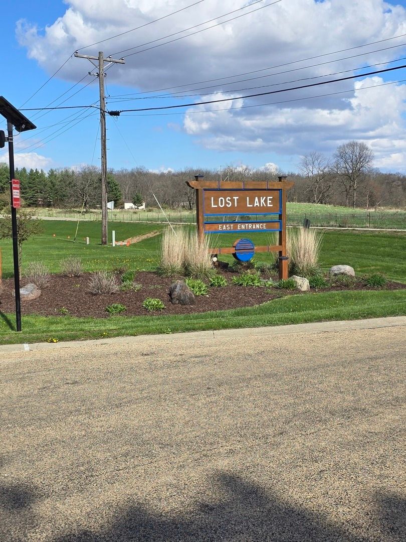 213 Maple Lane, Dixon, IL 61021