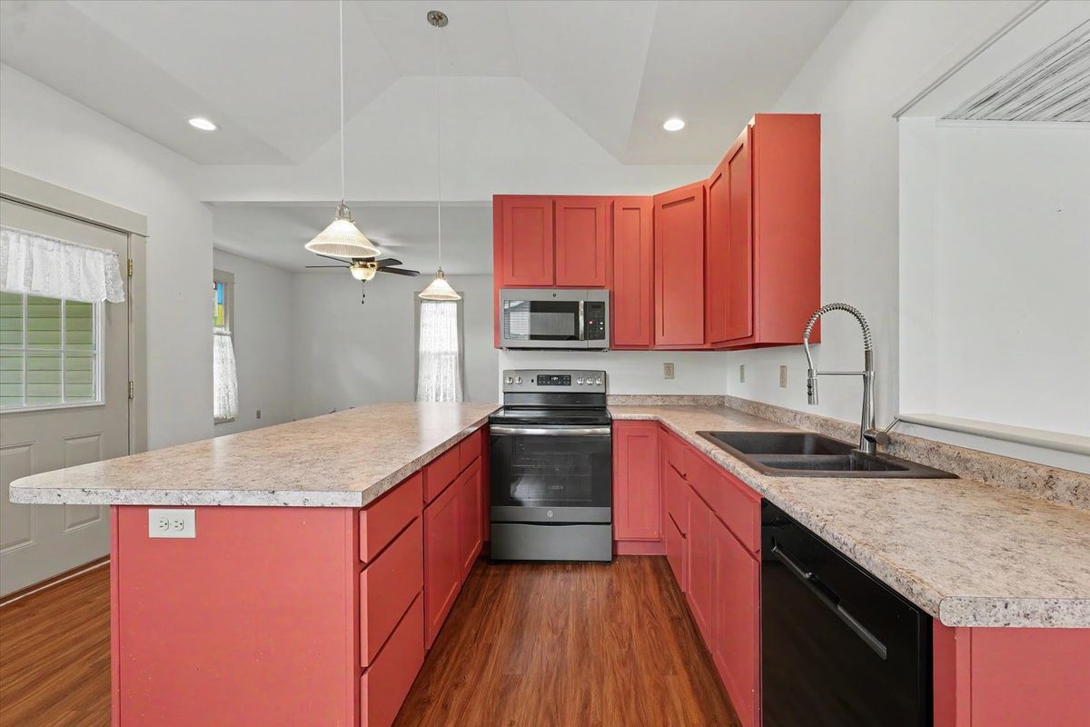 708 E Center Street, Monticello, IL 61856