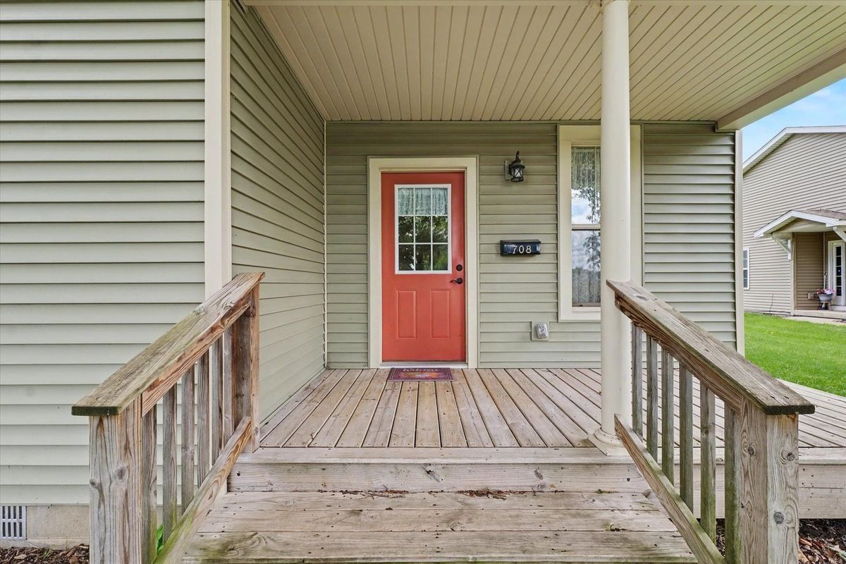 708 E Center Street, Monticello, IL 61856