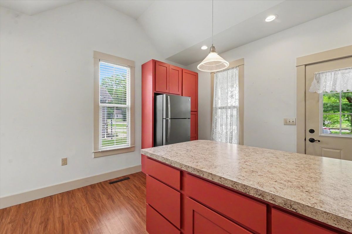 708 E Center Street, Monticello, IL 61856