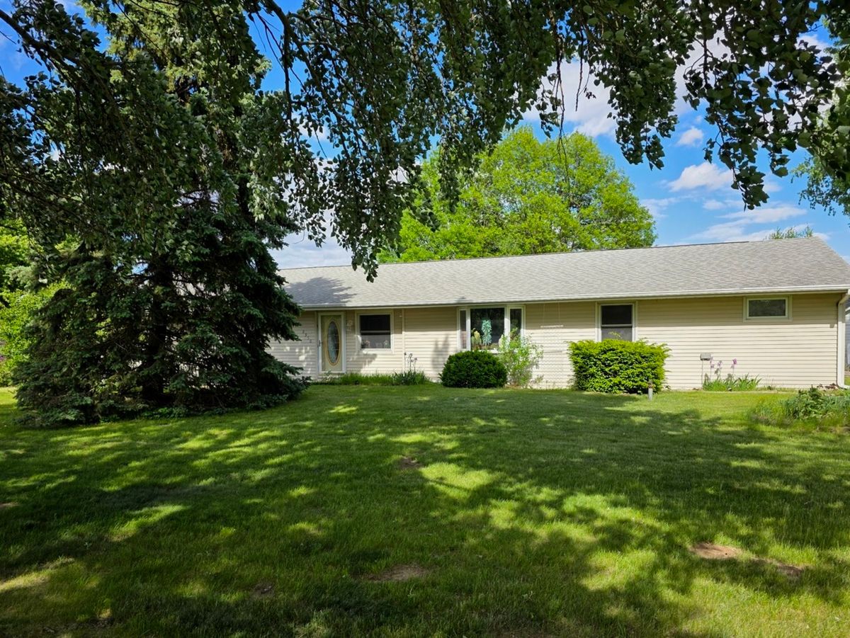 8950 Hoover Road, Rock Falls, IL 61071