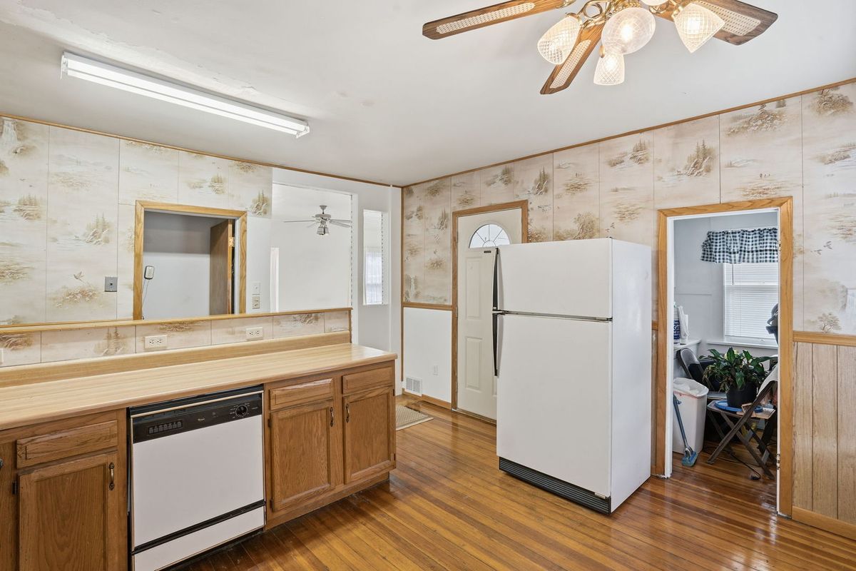 411 39th Street, Moline, IL 51265