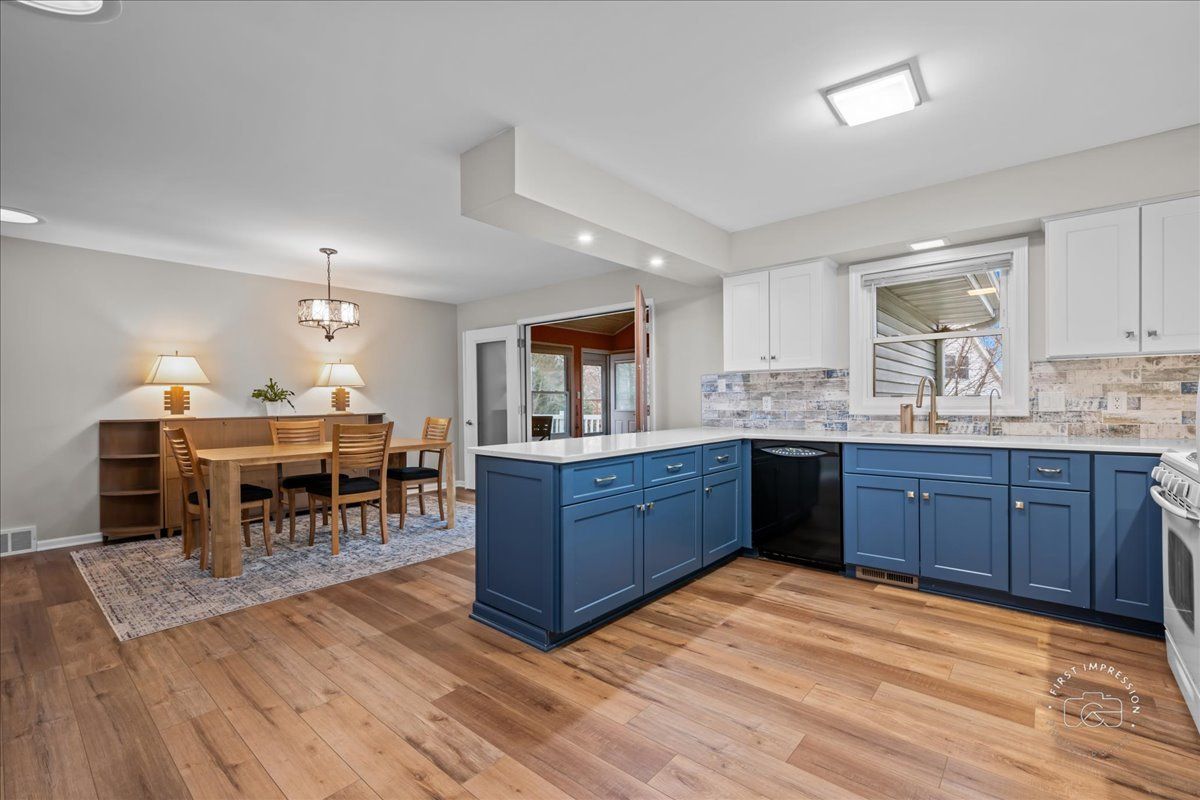 701 Viking Drive, Batavia, IL 60510