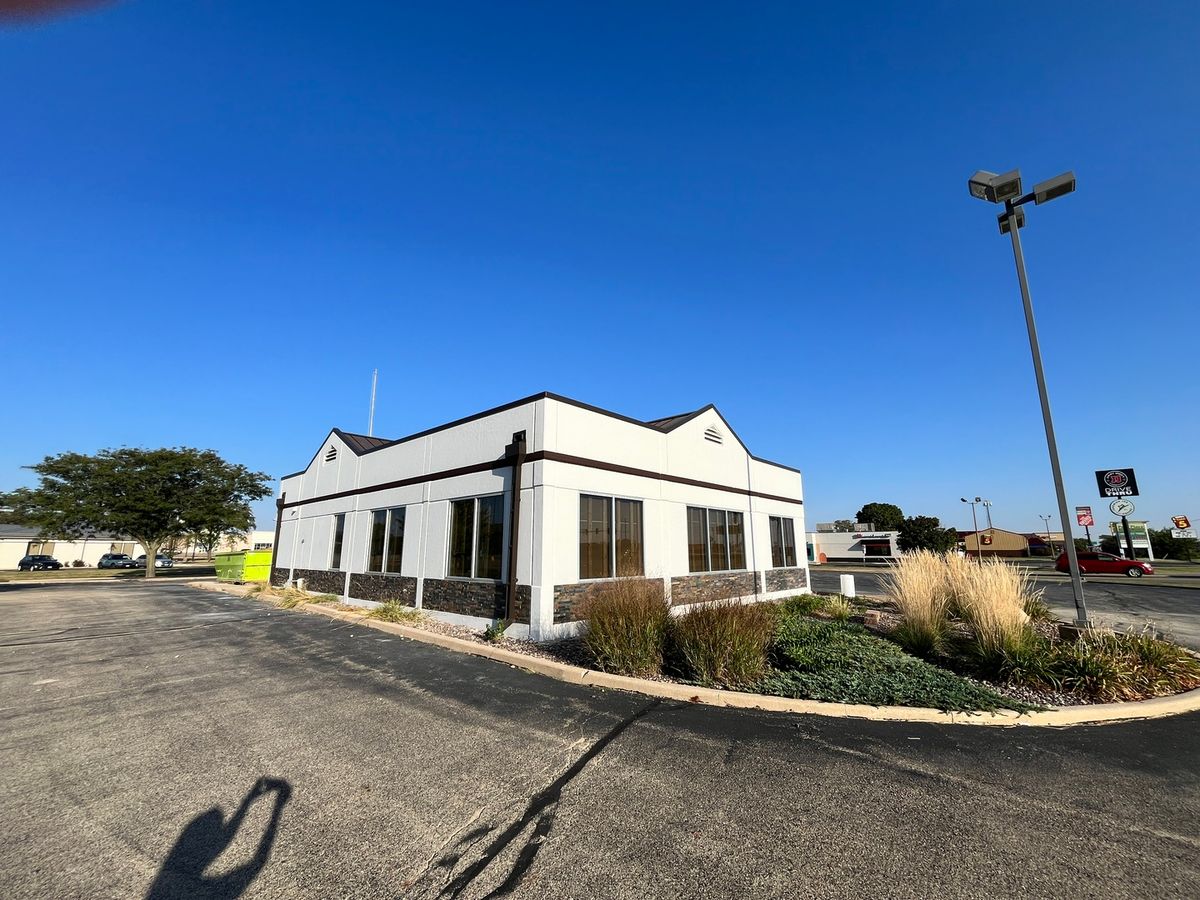 4141 Venture Drive #2, Peru, IL 61354
