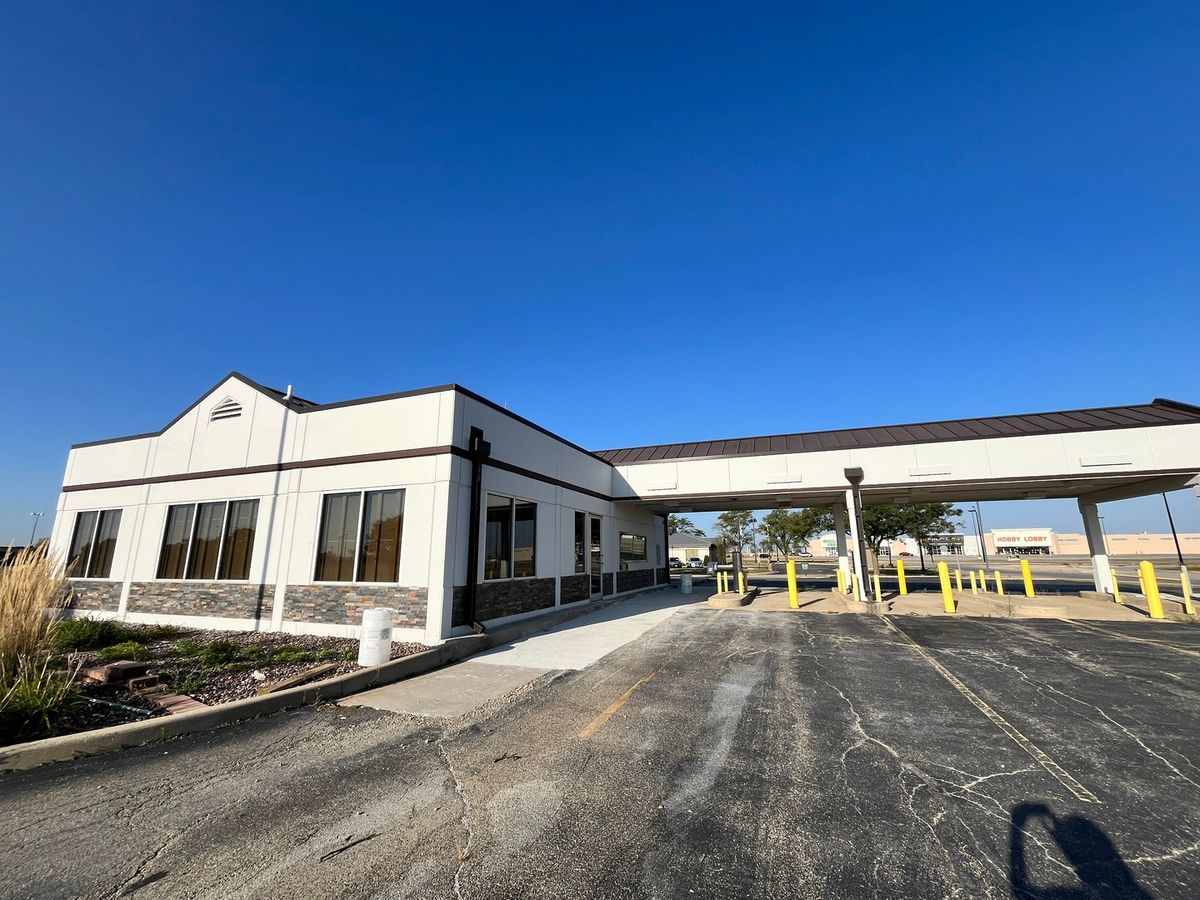 4141 Venture Drive #2, Peru, IL 61354