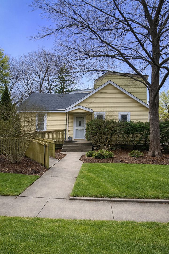 818 Bach Street — Northbrook, IL 60062