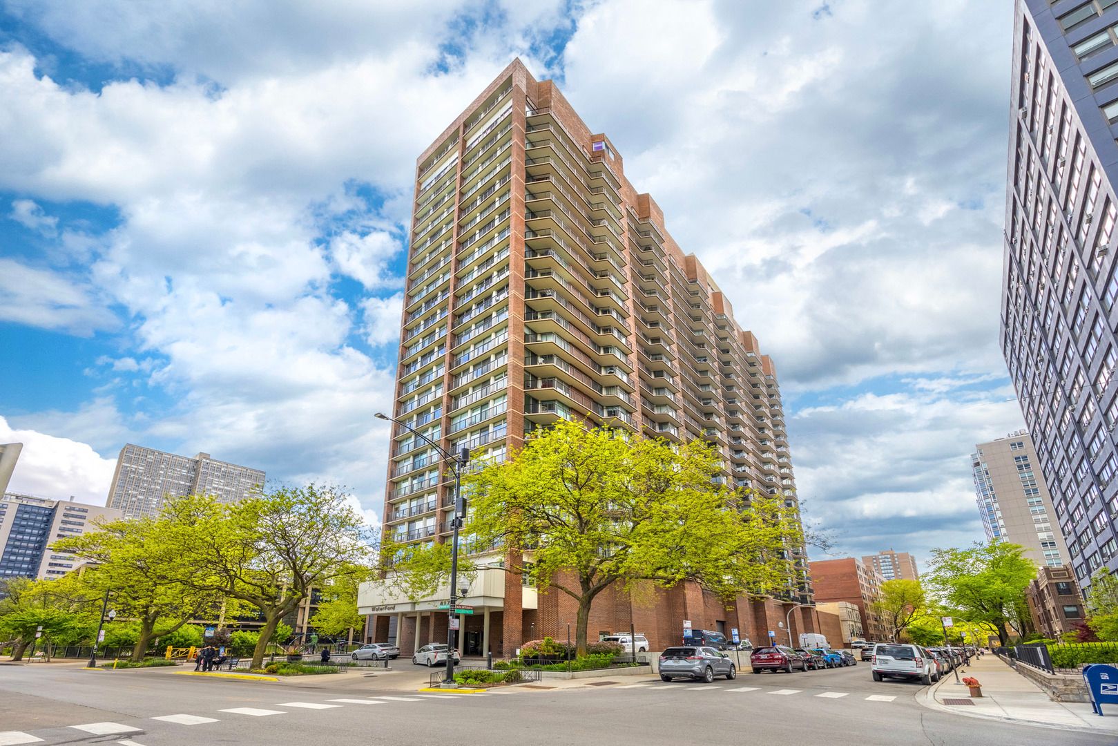 4170 N Marine Drive #11H — Chicago, IL 60613