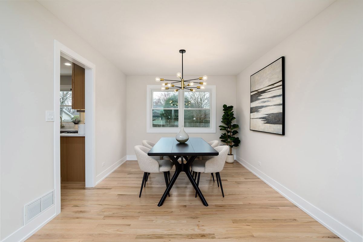 530 Cumberland Trail, Elgin, IL 60123