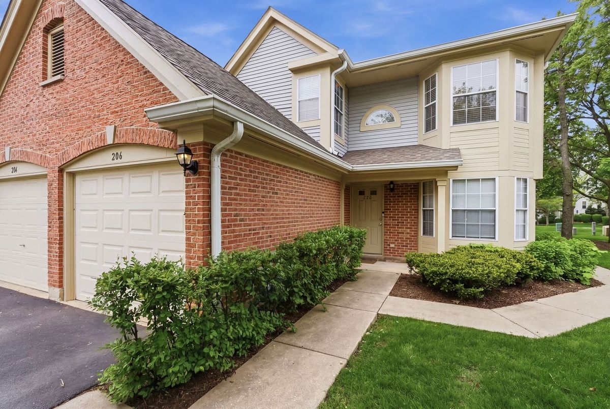 206 Glasgow Lane, Schaumburg, IL 60194