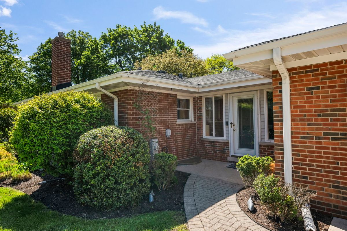 132 N PHELPS Avenue, Arlington Heights, IL 60004