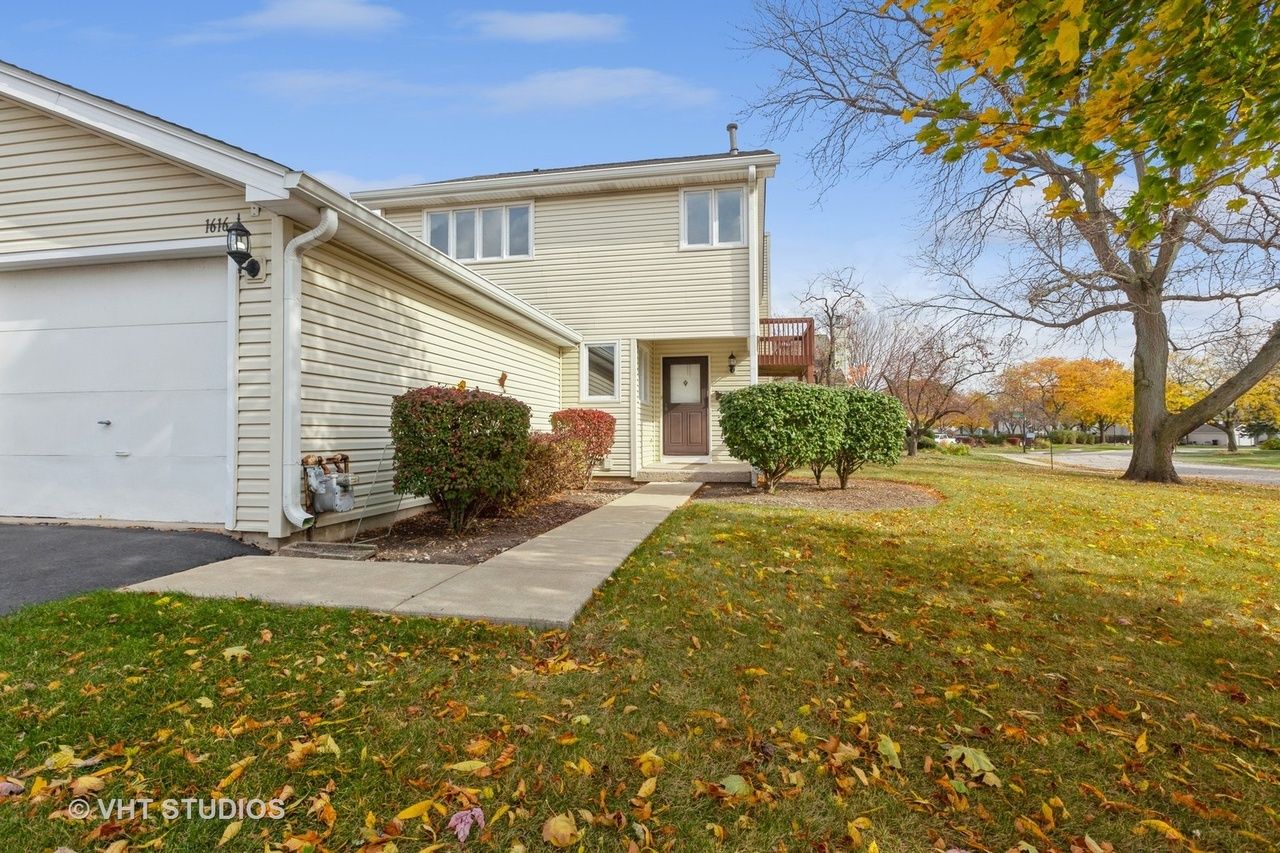 1616 Prestwick Drive — Naperville, IL 60563