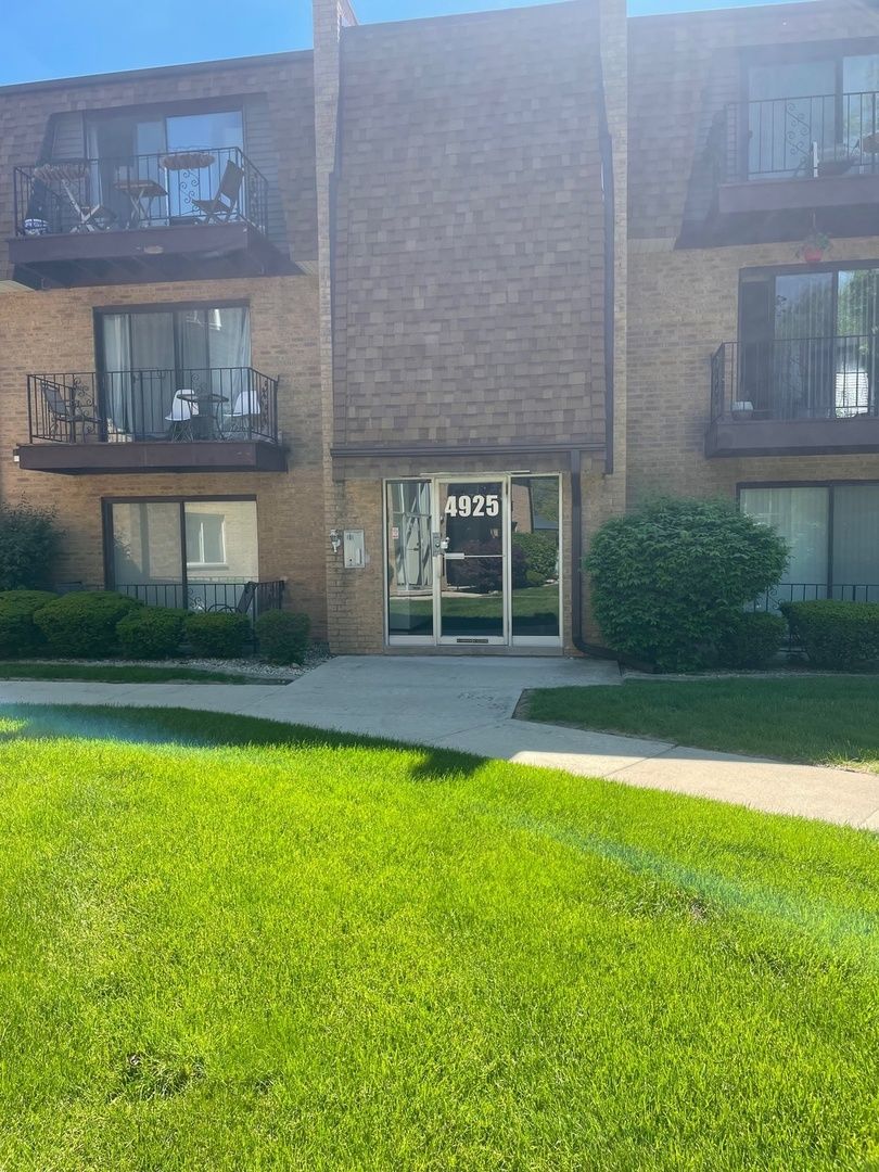 4925 109th Street, Oak Lawn, IL 60453