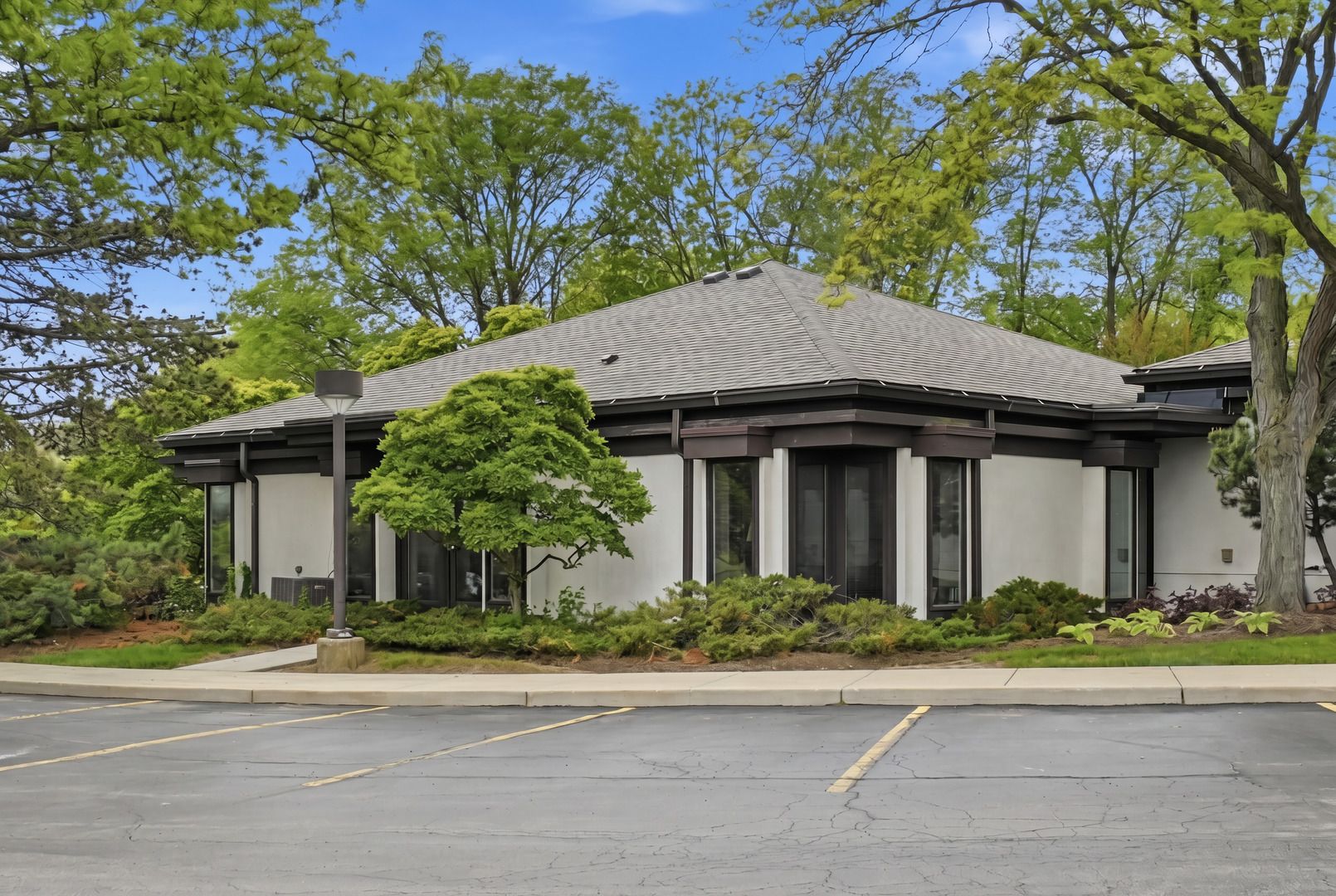 2210 Dean Street #I — St. Charles, IL 60174