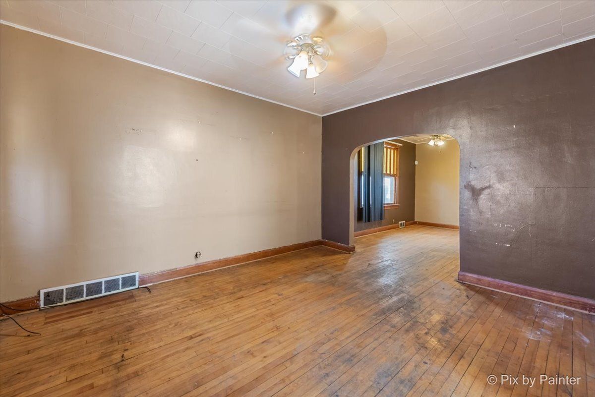 5017 W OGDEN Avenue, Cicero, IL 60804