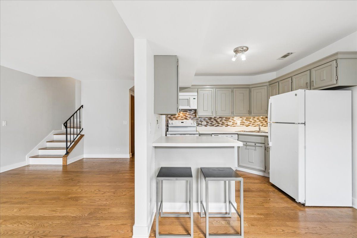 197 Uteg Street #207A, Crystal Lake, IL 60014