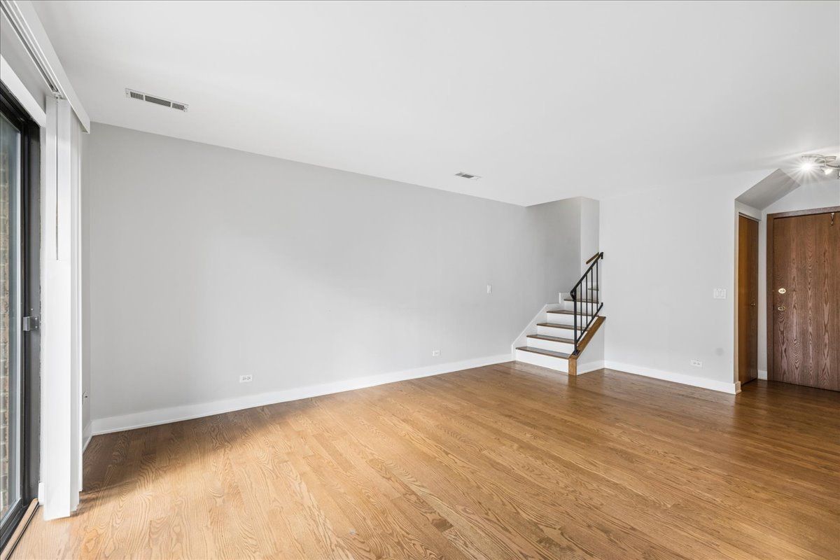 197 Uteg Street #207A, Crystal Lake, IL 60014