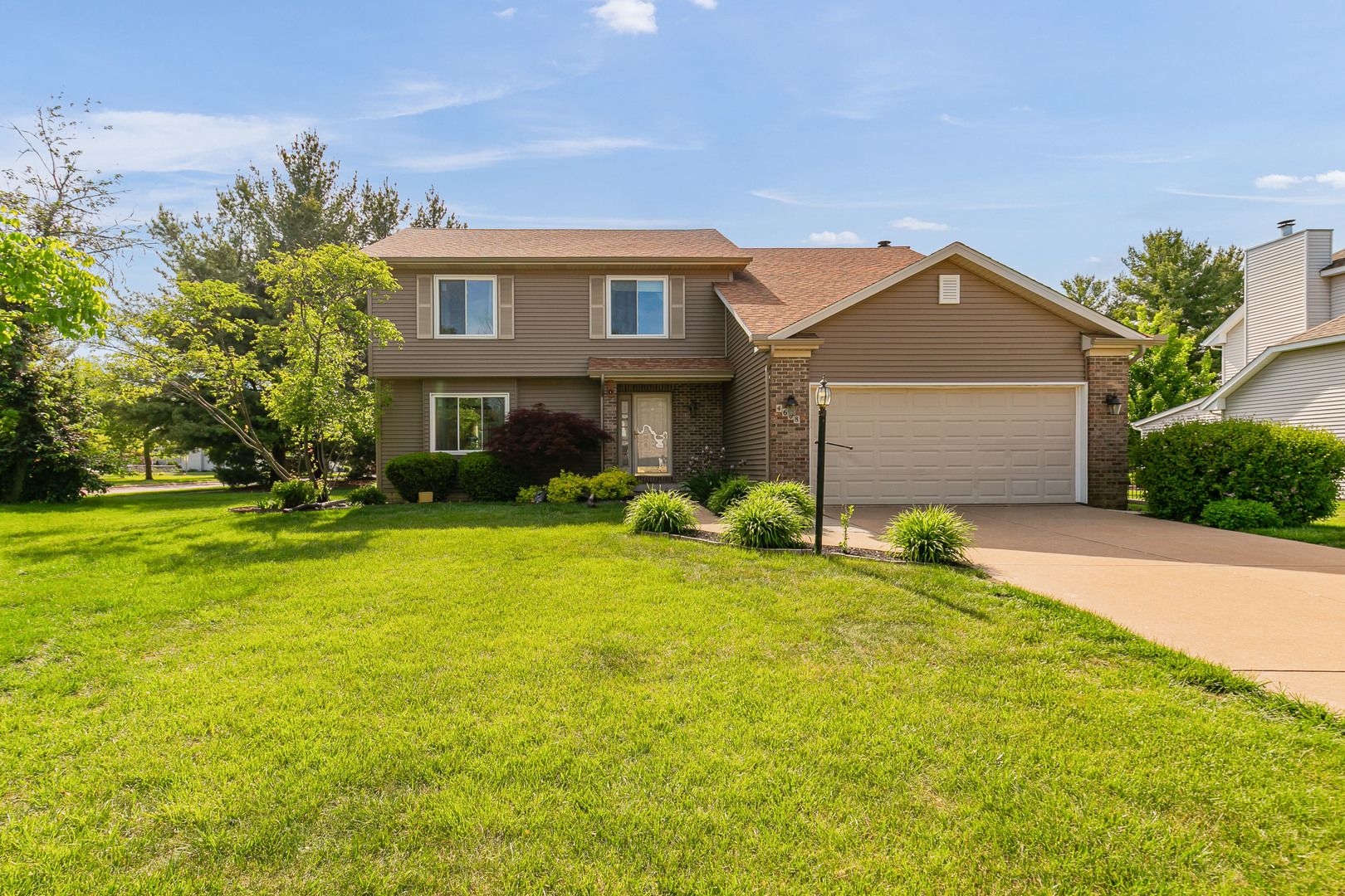 4608 WILLOW WOOD Court — Davenport, IA 52807