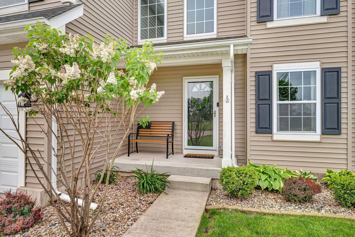 628 Turnbury Drive, Minooka, IL 60447