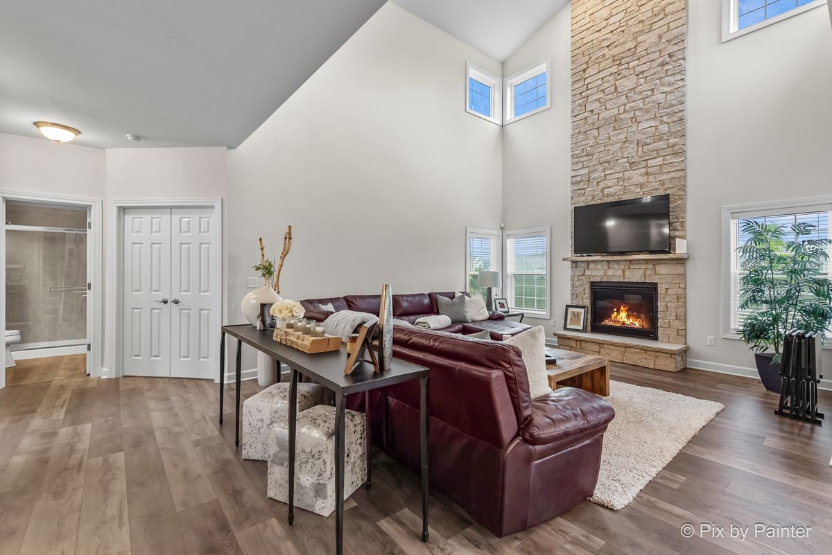 04N200 Norton Lake Circle, Campton Hills, IL 60175
