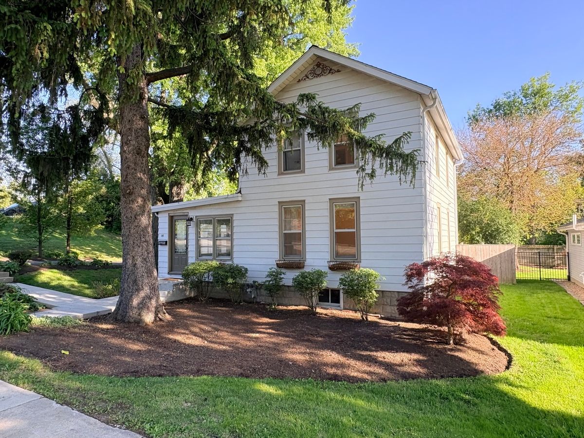 634 E 5th Avenue, Naperville, IL 60563