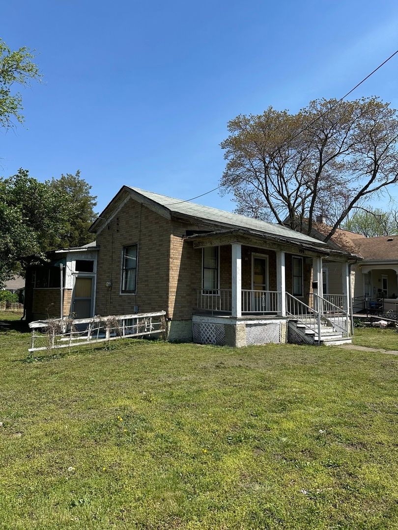 326 West North Street, Duquoin, IL 62832