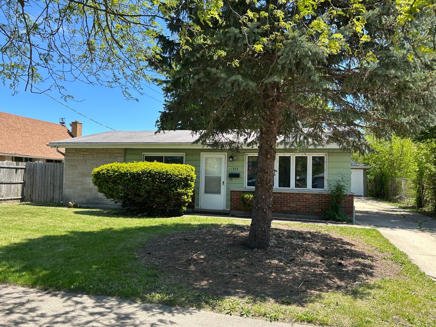 1353 STANLEY Boulevard — Calumet City, IL 60409