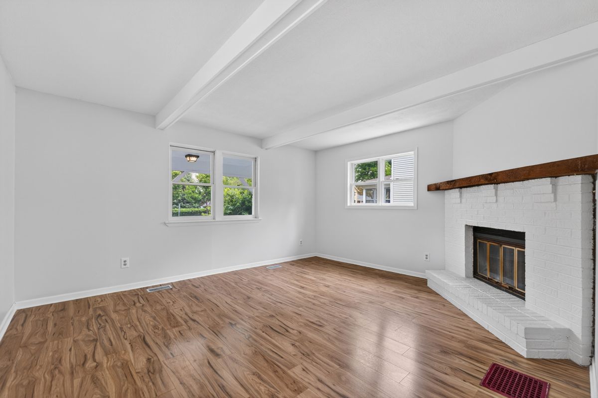 434 E Washington Street, West Chicago, IL 60185