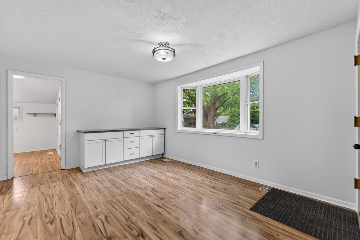 434 E Washington Street, West Chicago, IL 60185