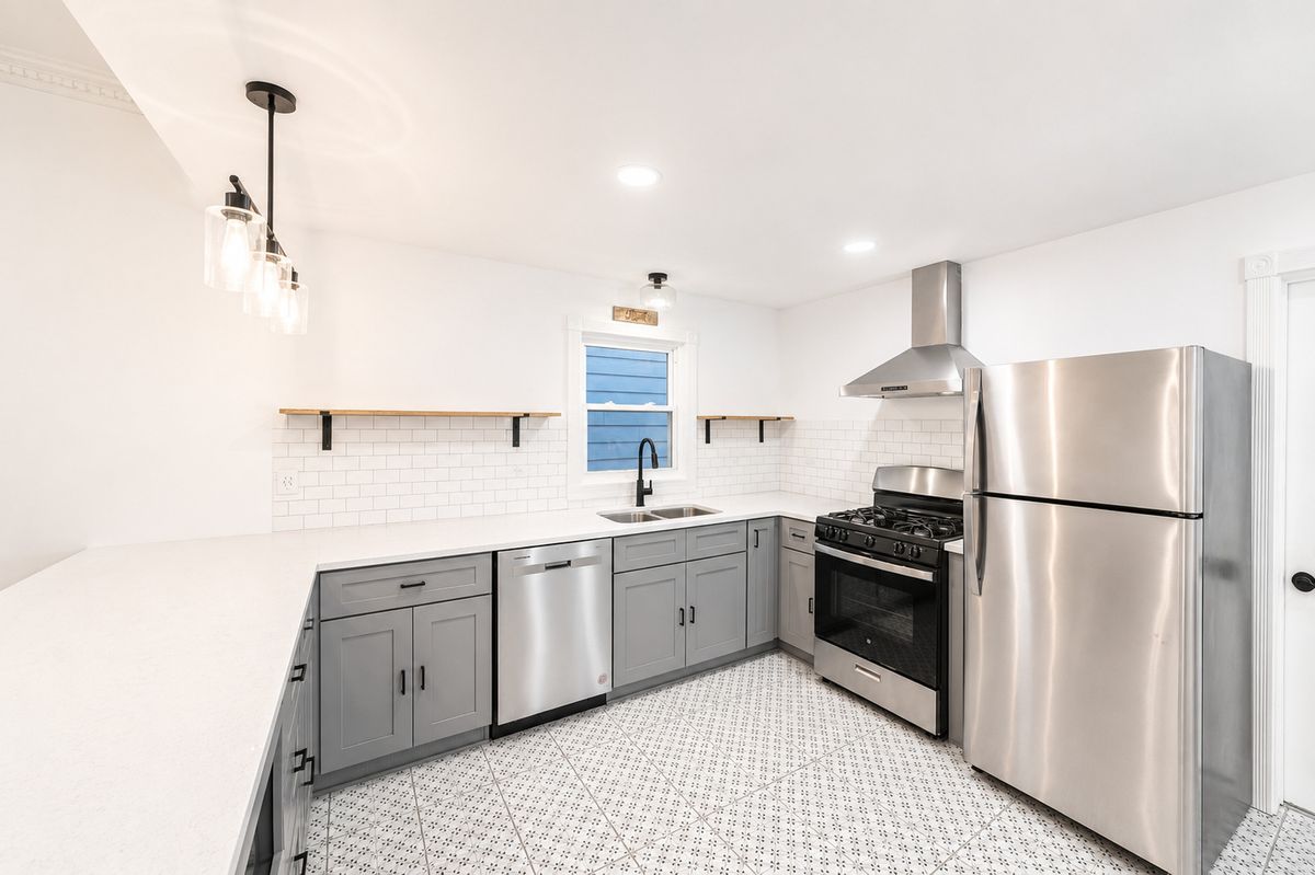 2642 N California Avenue, Chicago, IL 60647