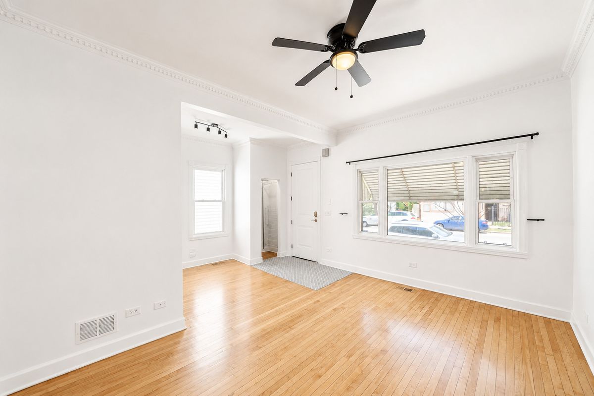 2642 N California Avenue, Chicago, IL 60647