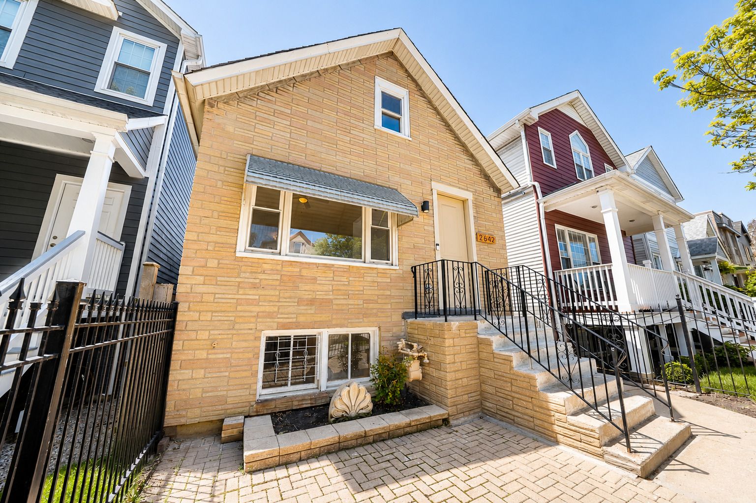 2642 N California Avenue — Chicago, IL 60647
