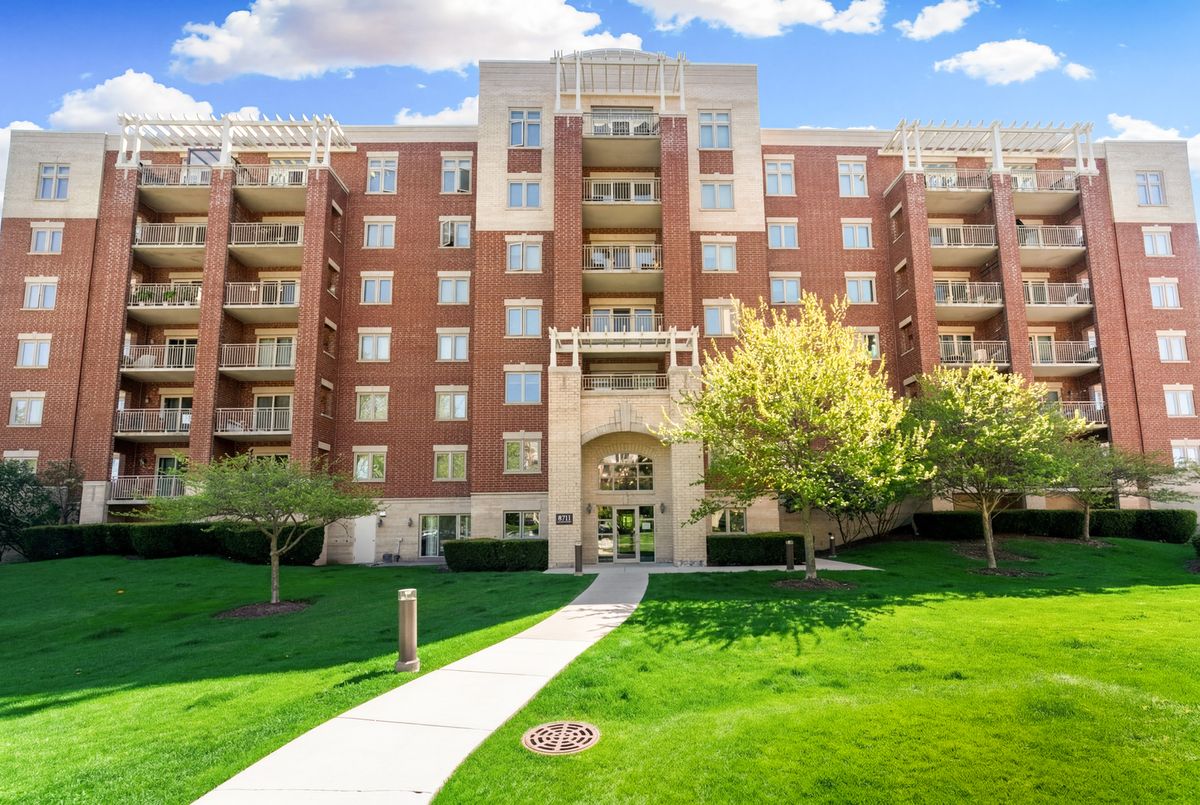 8711 Bryn Mawr Avenue, Chicago, IL 60631