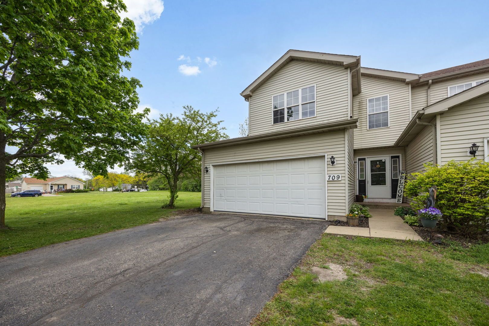 709 Carlisle Drive — Woodstock, IL 60098