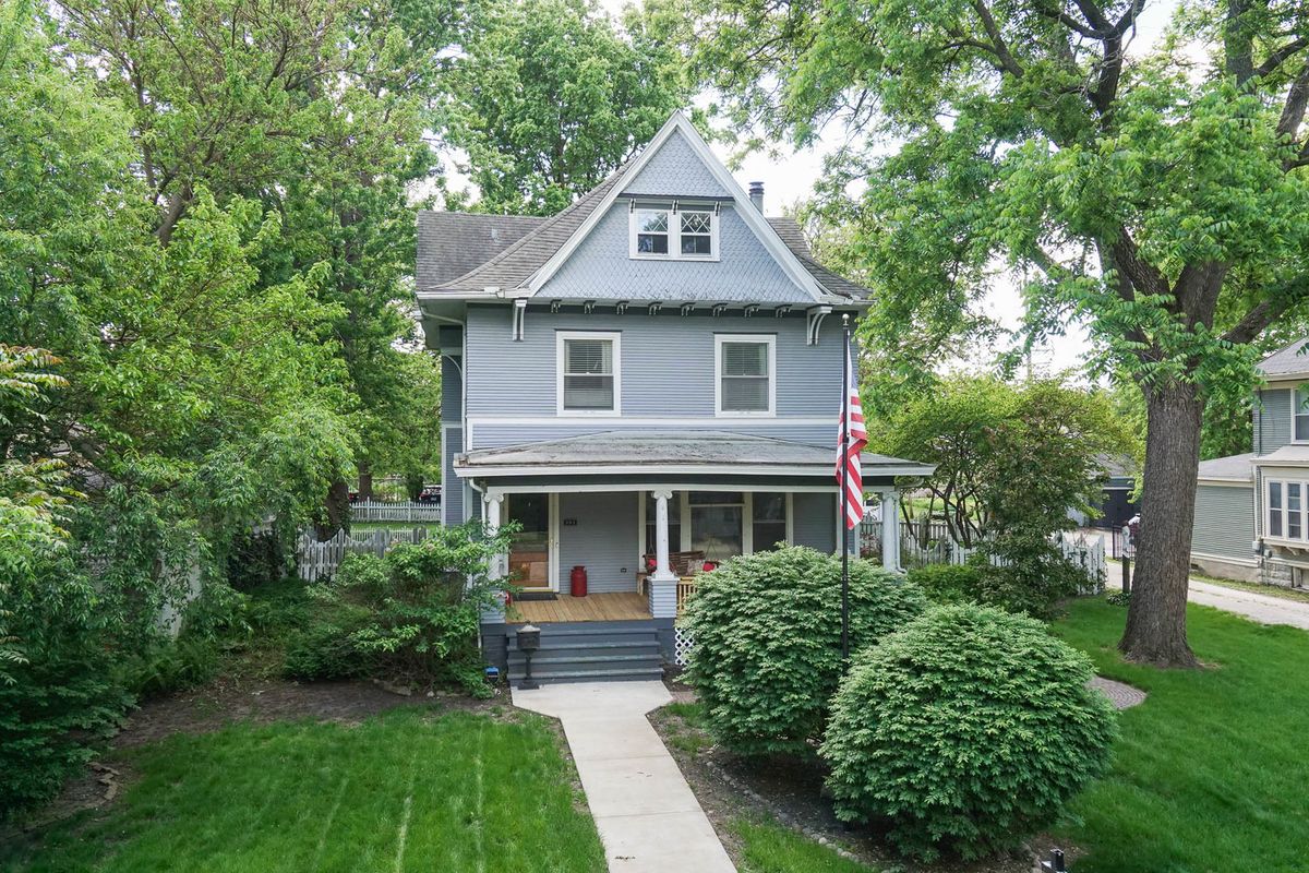 903 Jefferson Street, Bloomington, IL 61701