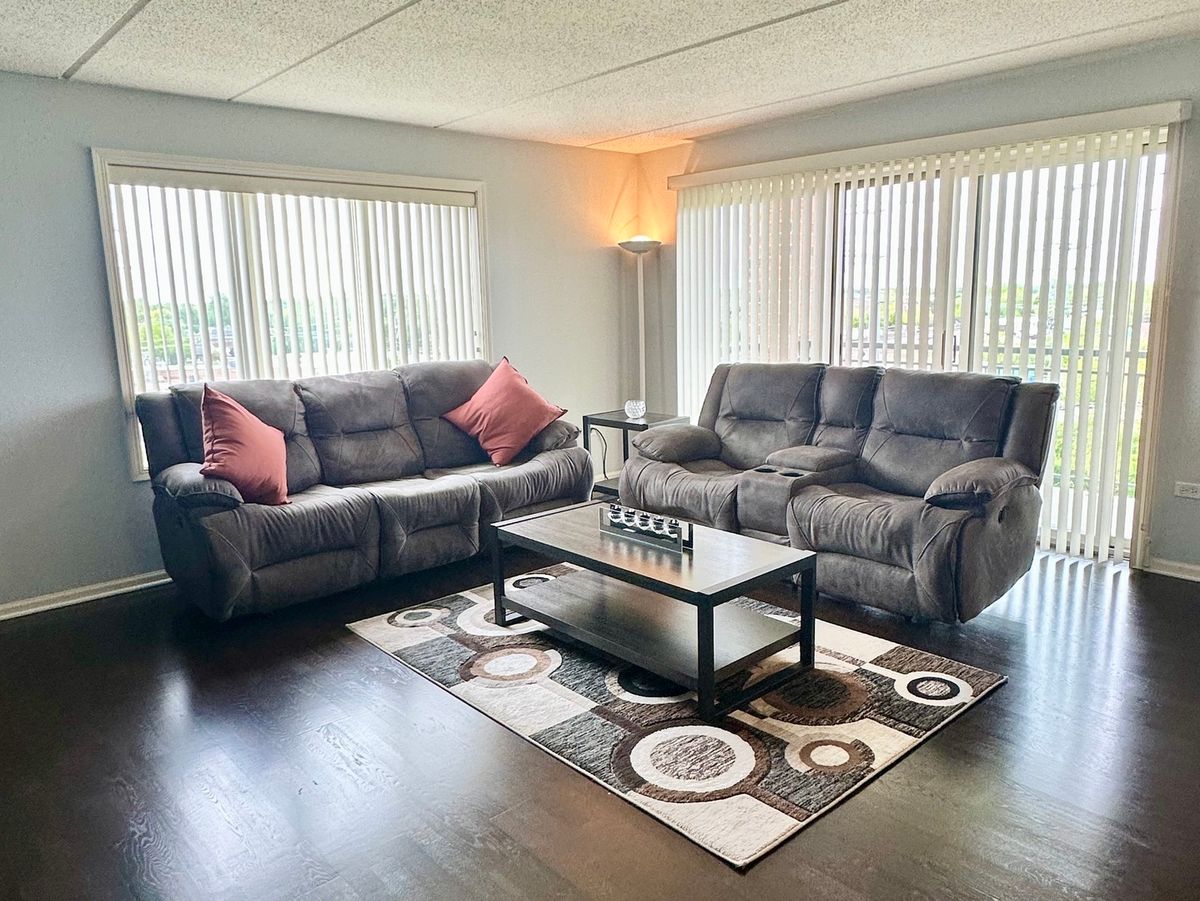 390 S Western Avenue #605, Des Plaines, IL 60016