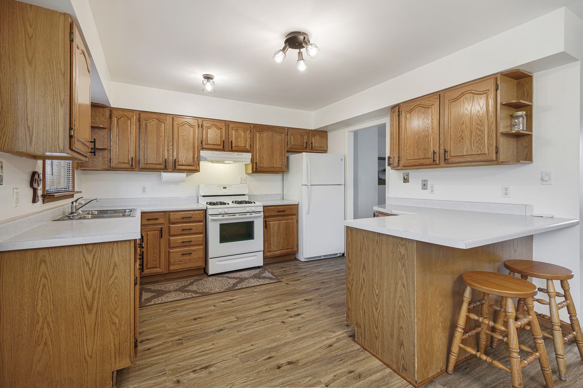 26 Miller Road, Lake In The Hills, IL 60156
