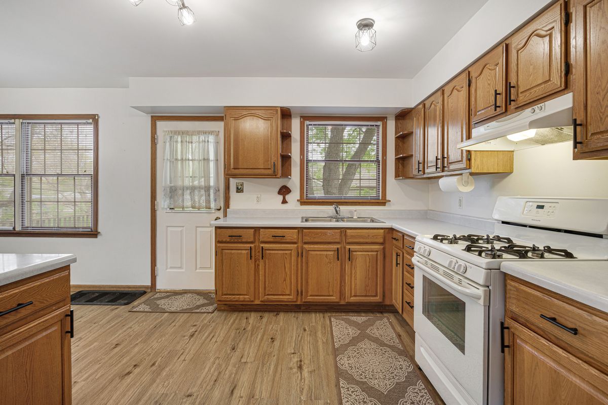 26 Miller Road, Lake In The Hills, IL 60156