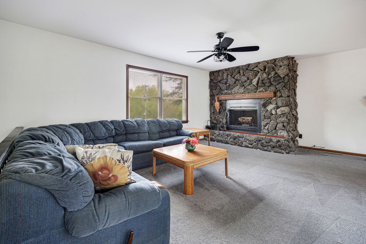 26 Miller Road, Lake In The Hills, IL 60156