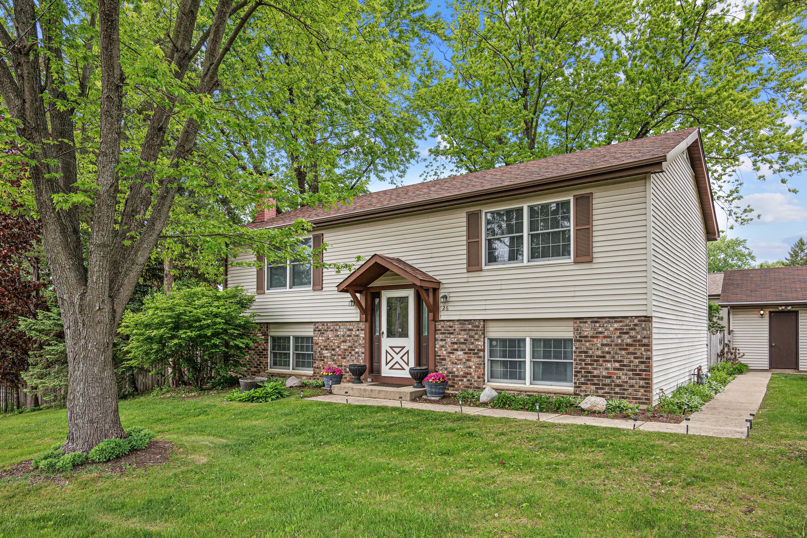 26 Miller Road — Lake In The Hills, IL 60156