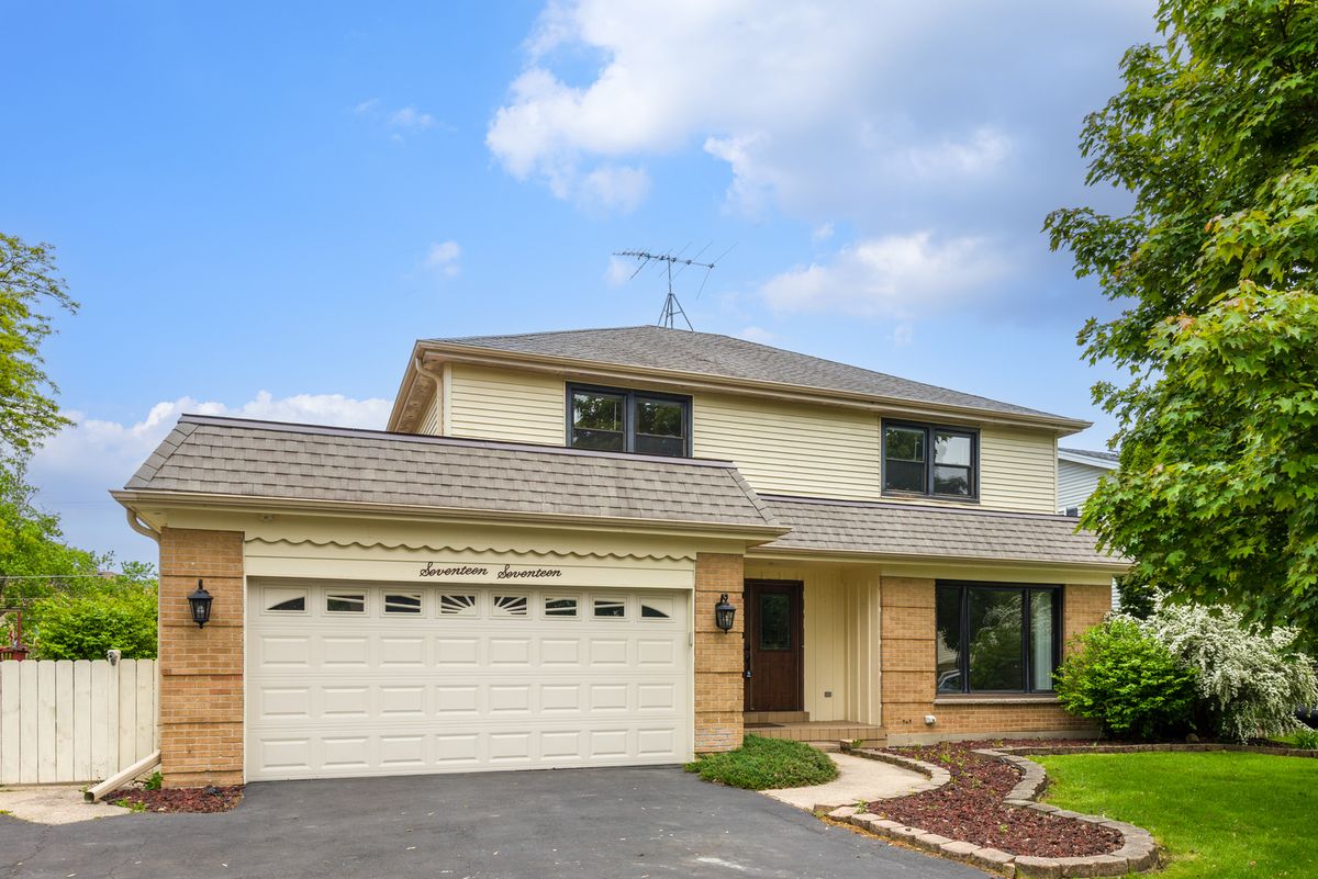 1717 Burning Bush Lane, Mount Prospect, IL 60056