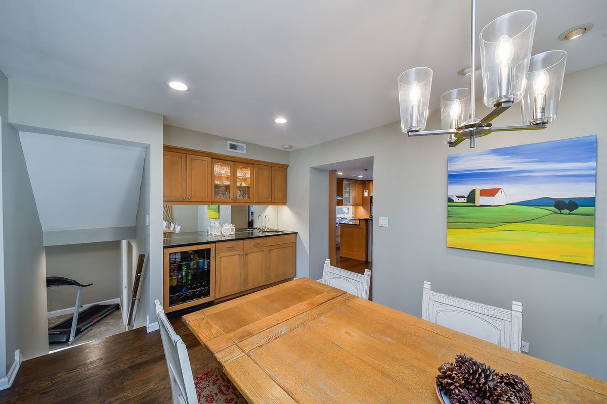 541 Park Row, Glen Ellyn, IL 60137
